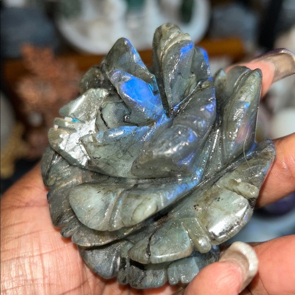 Labradorite Lotus Flower and stand Medium - Picture 4 of 9